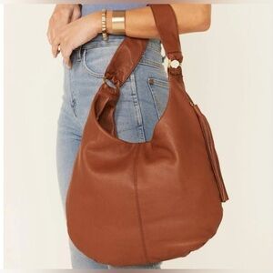 Hobo Gardner Leather Shoulder Bag Purse Brown Tan Leather